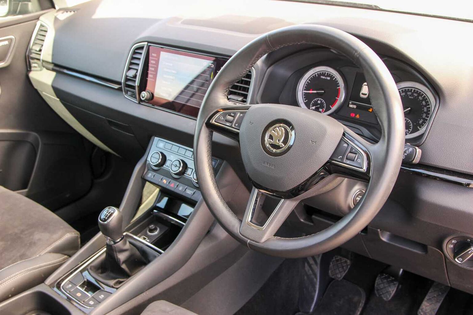 SKODA Karoq SUV 1.5 TSI (150ps) SE L