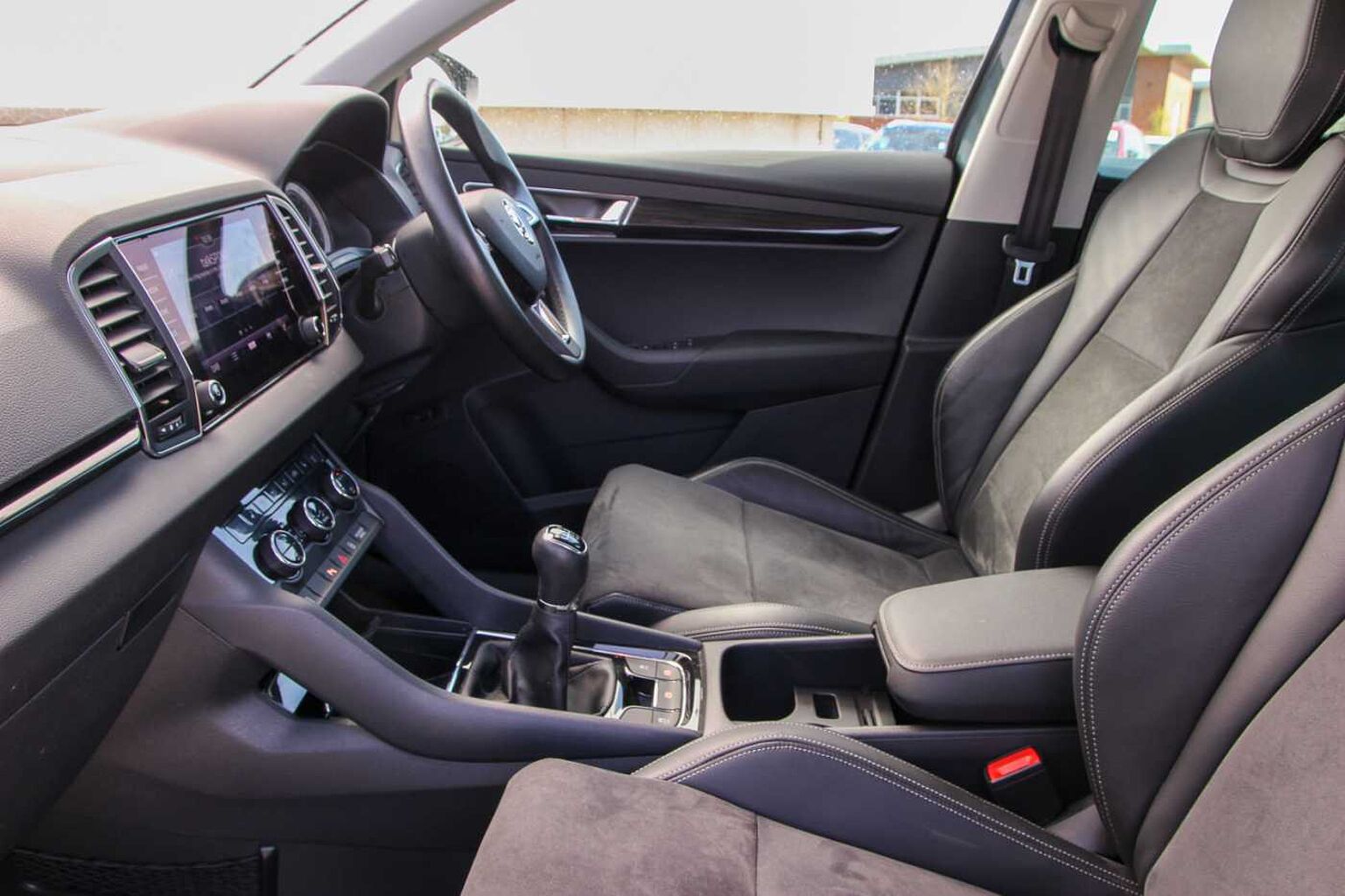 SKODA Karoq SUV 1.5 TSI (150ps) SE L