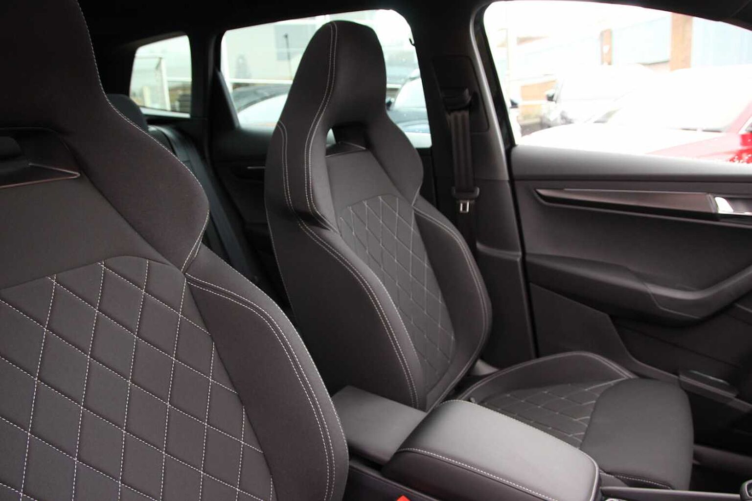 SKODA Karoq SUV 1.5 TSI (150ps) SportLine ACT DSG