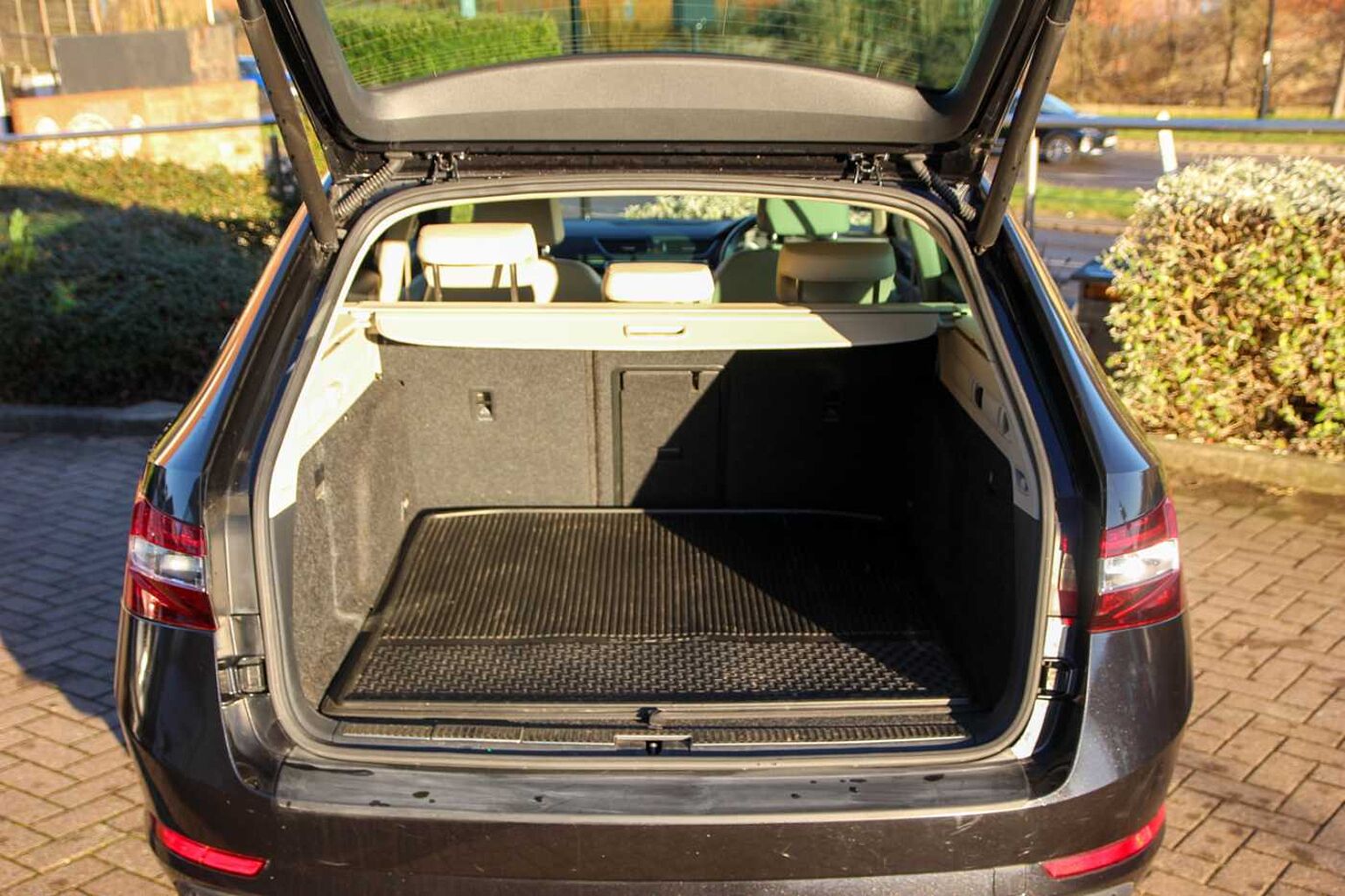 SKODA Superb 2.0 TDI (150ps) Laurin & Klement DSG