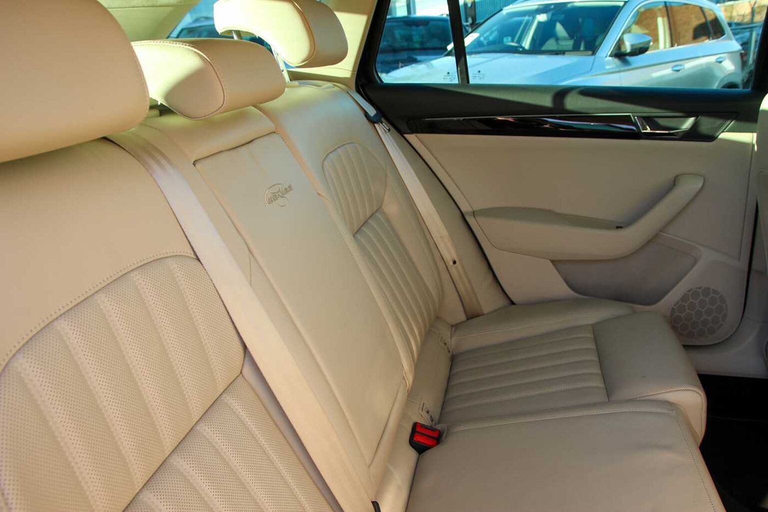 SKODA Superb 2.0 TDI (150ps) Laurin & Klement DSG
