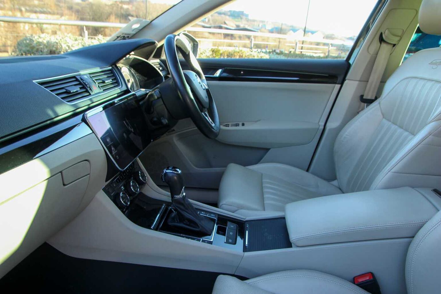 SKODA Superb 2.0 TDI (150ps) Laurin & Klement DSG