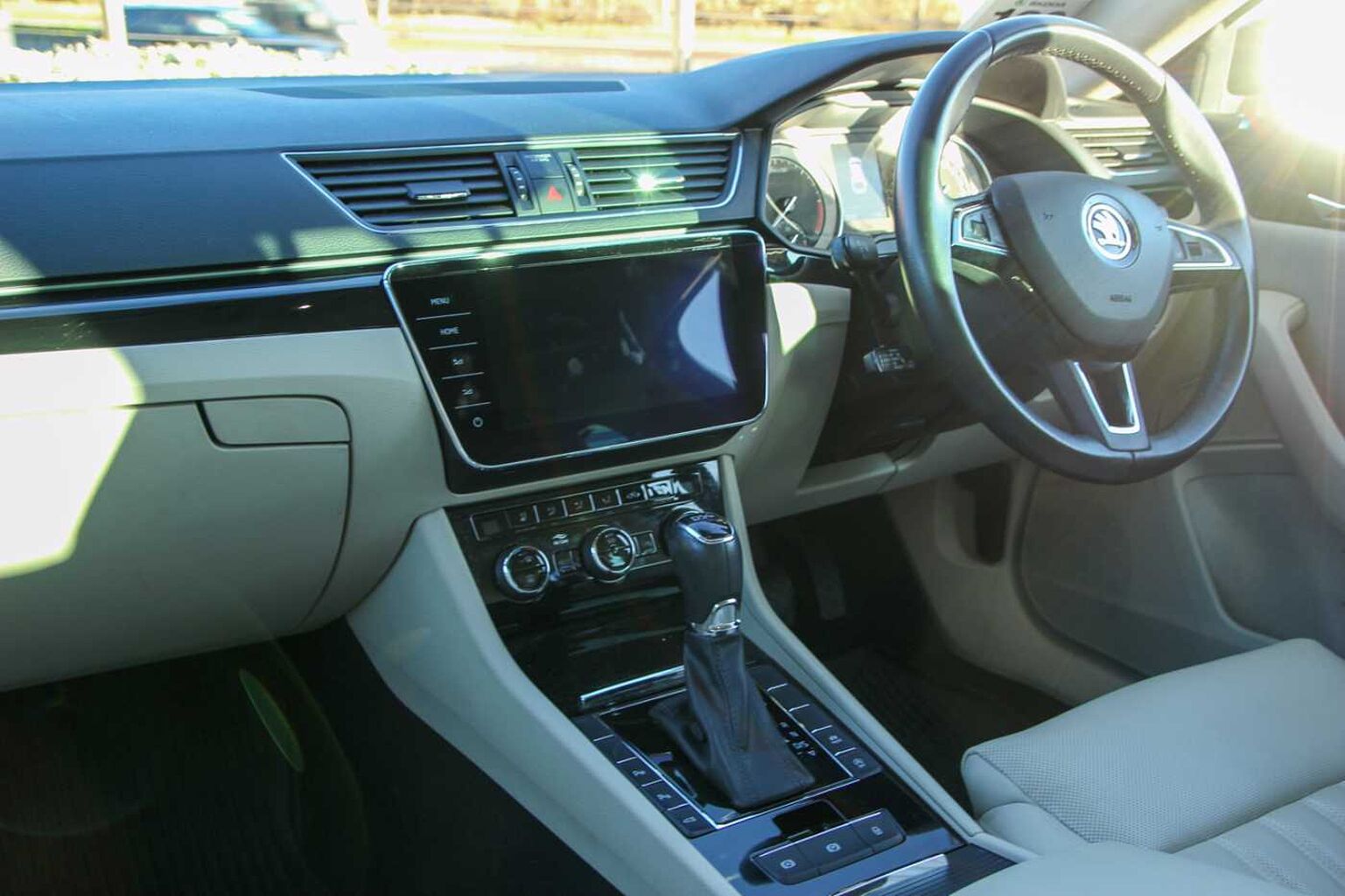 SKODA Superb 2.0 TDI (150ps) Laurin & Klement DSG
