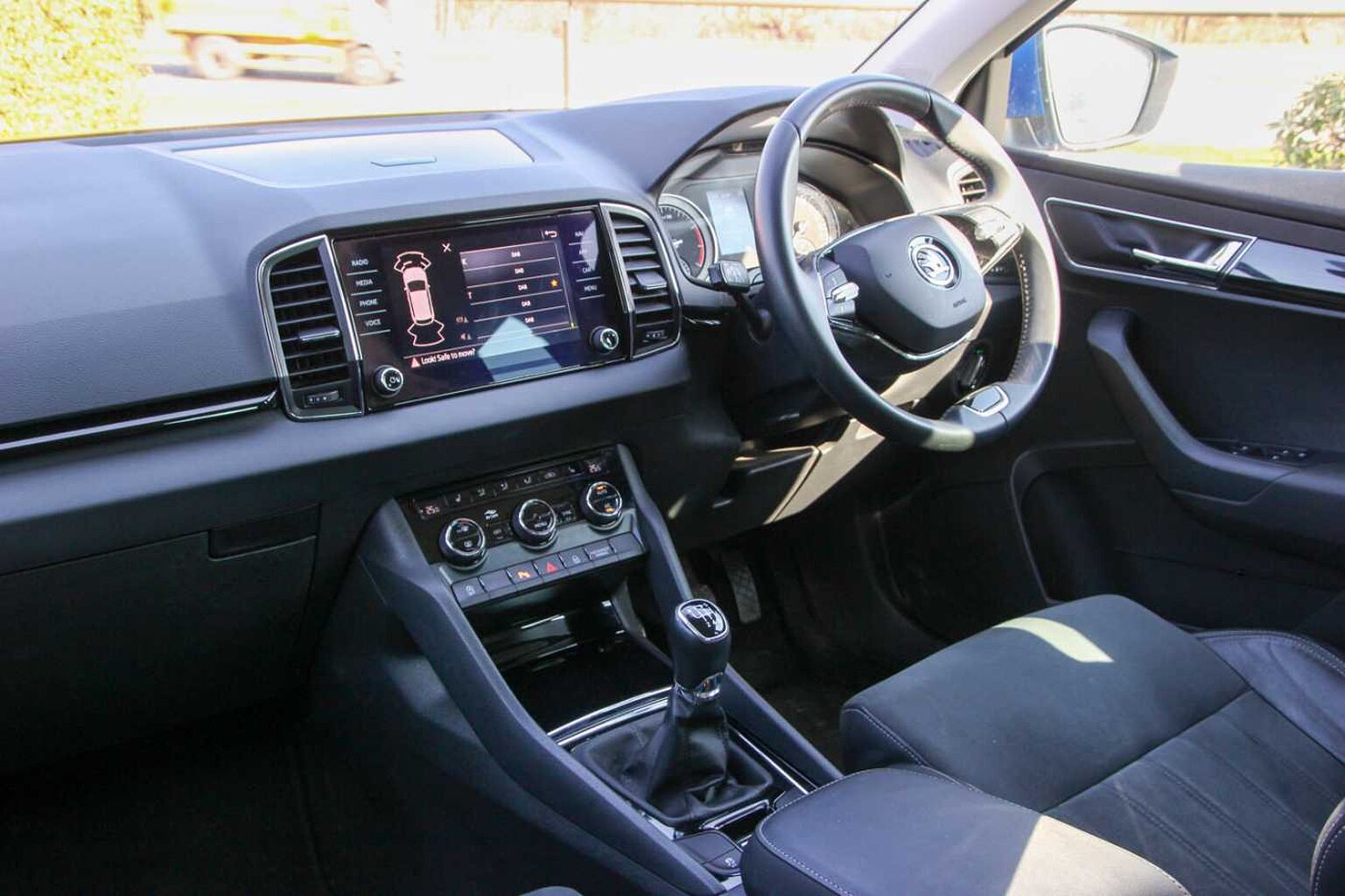 SKODA Karoq SUV 1.0 TSI (110ps) SE L