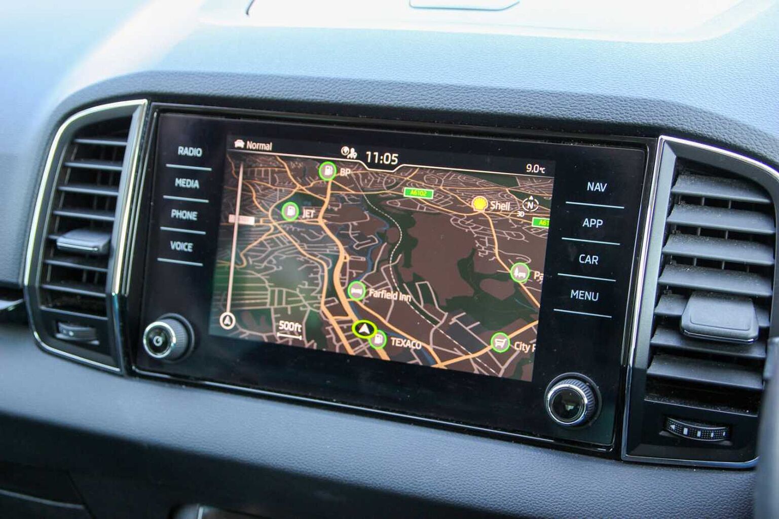 SKODA Karoq SUV 1.0 TSI (110ps) SE L